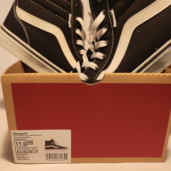NIB Vans Classic Black and White High-Tops - Picture 3 of 5